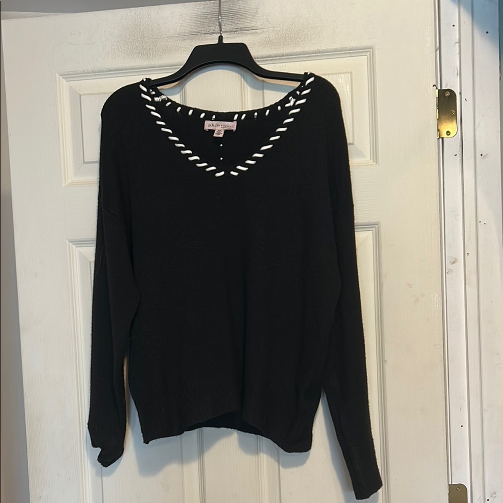 Philosophy Black and White V-Neck Sweater Size Medium